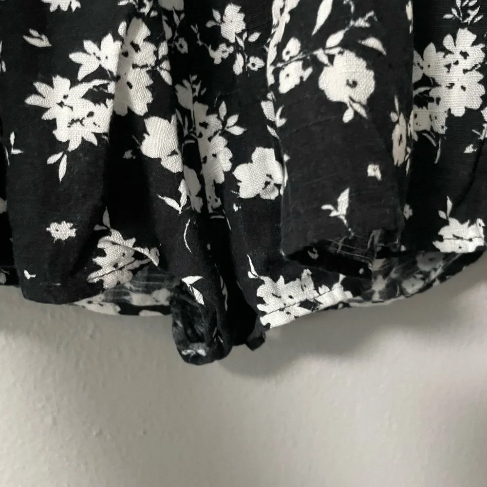 NWT Bershka shirred mini rara skort in black floral. Size Large
